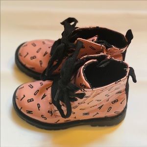 COPY - Jump into fall w. Zara Baby Alphabet Comba…